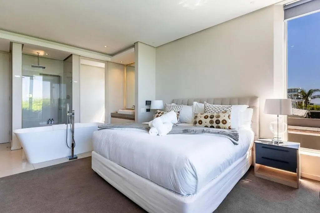 Green Point Grande - Luxury Family Villa With Pool & Views Cape Town 0*,  Güney Afrika
