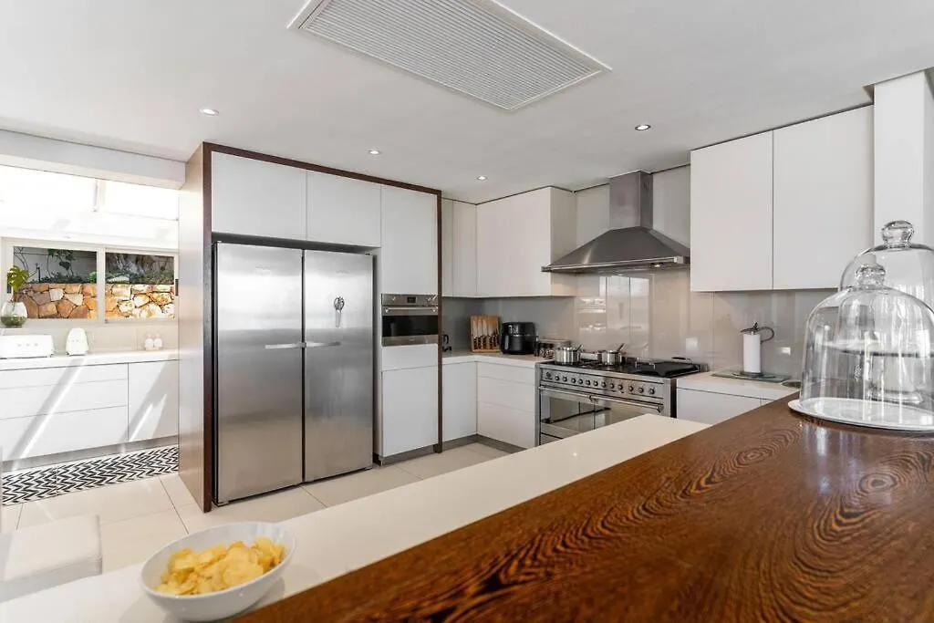 Green Point Grande - Luxury Family Villa With Pool & Views Cape Town